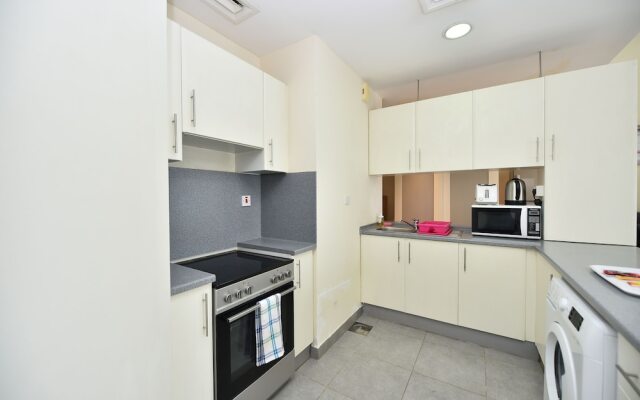 Alia -Bright furnished studio near metro