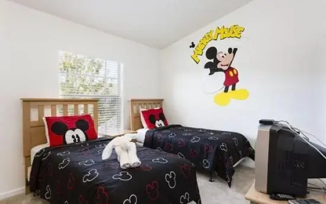 Simple Style Florida Fun by Five Star Vacation Homes