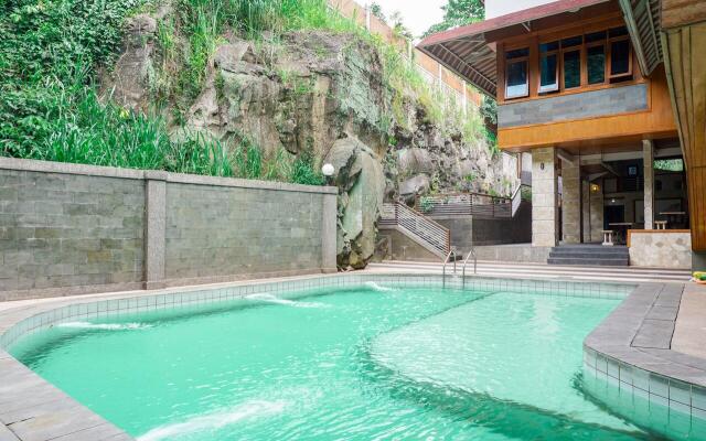 OYO 1209 Tirtasari Nice Guesthouse