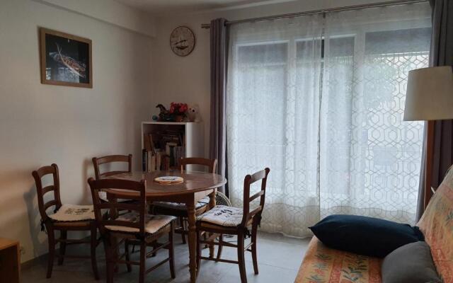 Port Vauban appartement F3 refait à neuf
