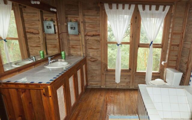 Roatan Bed & Breakfast Apartments