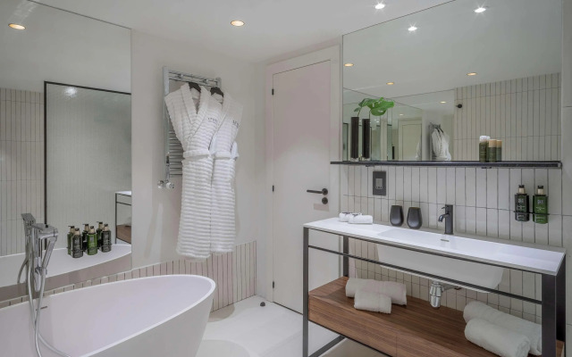 The Level at the Melia White House