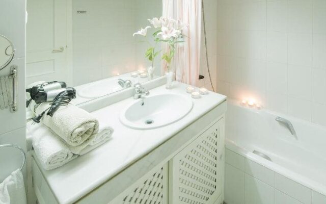 Apartamentos Puerto Marina Beach