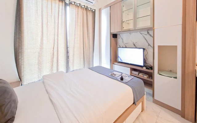 Modern Earth Tone Minimalist Studio At Sky House Bsd Apartment – Guest Rooms – Legok