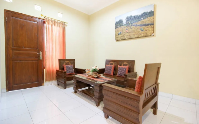 RedDoorz near Desa Wisata Kasongan