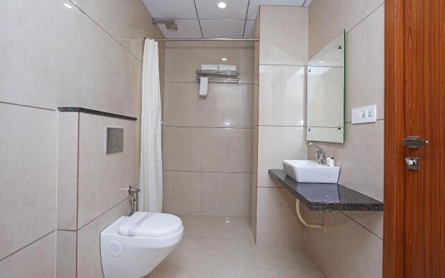 Capital O 10148 Hotel Paras Royale By Arn Group
