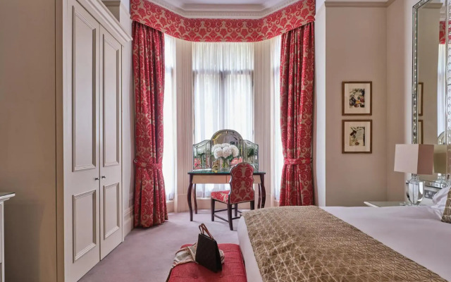 The Apartments by The Sloane Club