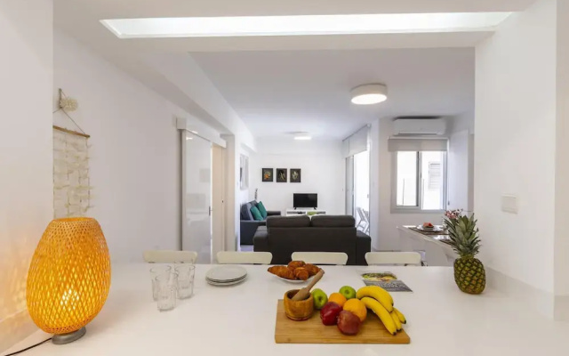 Mackenzie Leo Seafront Suite