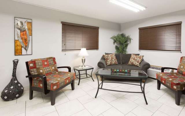 Super 8 by Wyndham Osceola IA