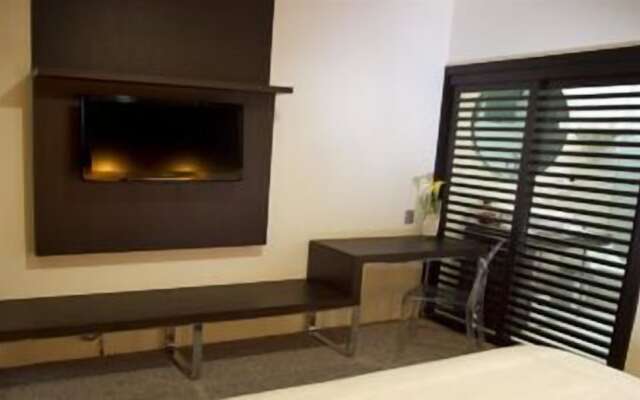 Hotel Centinela Grand