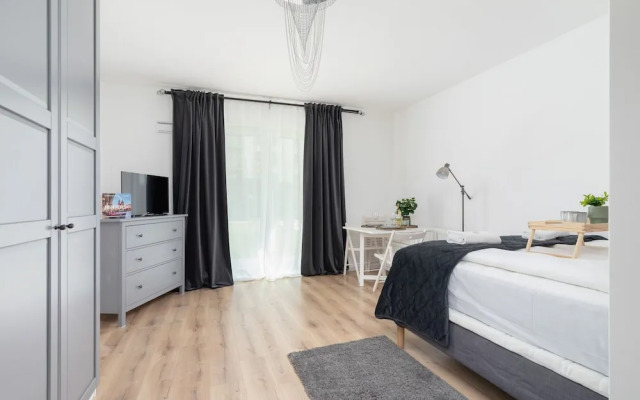 Elegant Studio in Krakow by Renters