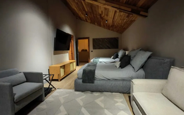 Serenzzo Hotel & Cuisine