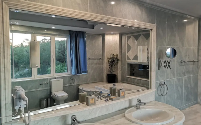 Louis Luxury Villa