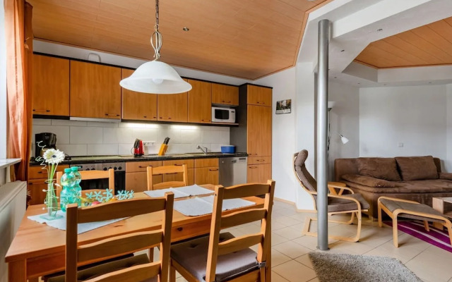 Apartment With Fenced Garden in Faid