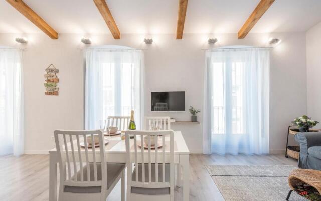 Lovely and bright apartment in the heart of Banyoles