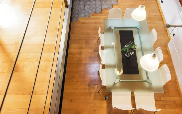 JOIVY Scenic 2BR Apt w/ Balcony & Parking