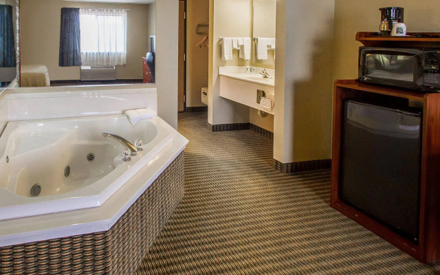 Quality Inn & Suites