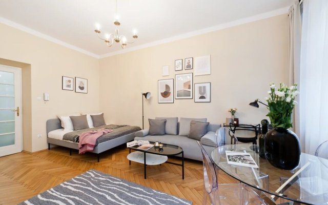 Furnished With Taste Very Cosy Apartment by Wawel Castle