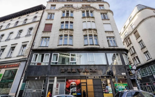 Luxury Pilvax Studio