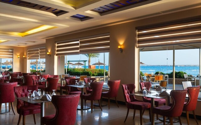 Beach albatros resort Azrak VIP Package