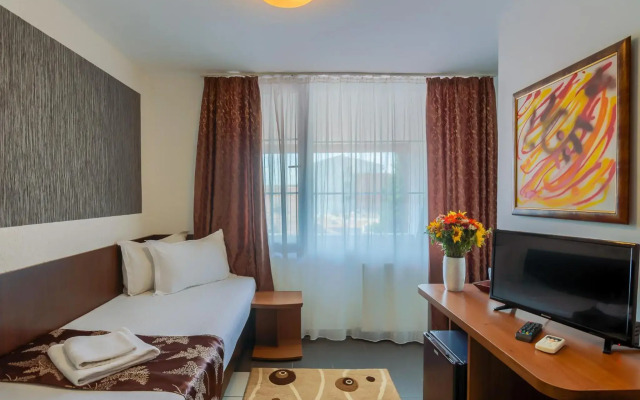 Tranzzit Hotel