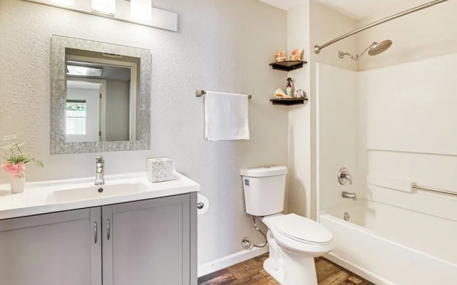 Charming Condo w/ Patio, Near Downtown Reno!