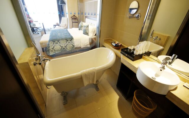 New Beacon Luguang International Hotel - Wuhan Optics Valley Plaza