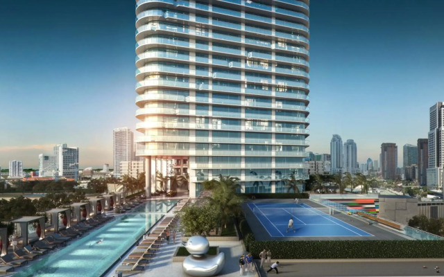 SLS LUX Brickell