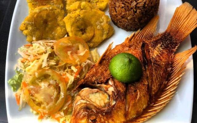 Langostino Hostal - Hostel
