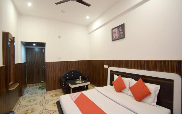 OYO 5239 Hotel Satya Shree