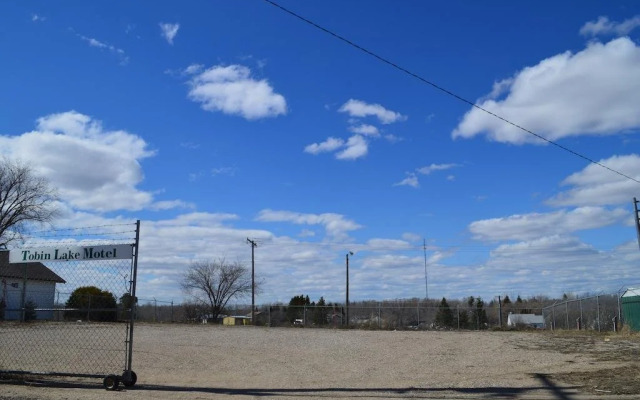 Tobin Lake Motel