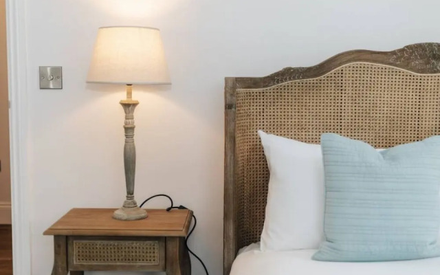 Woodvale Retreat - Sleeps 20