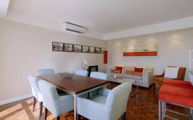 437 St Martini Gardens