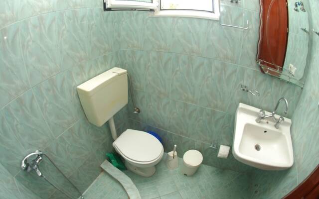 Tiku's Apartments