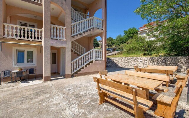 Beautiful Apartment in Lopar With 3 Bedrooms and Wifi