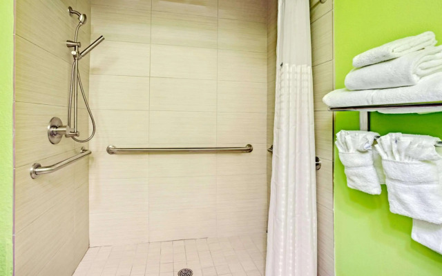 Arya Inn & Suites Farmers Branch