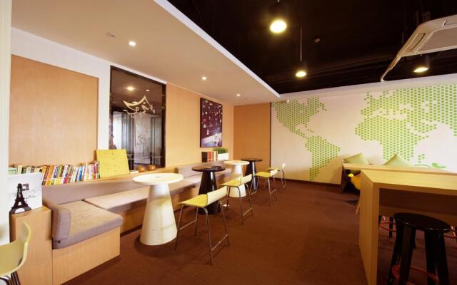 IU Hotel Zhongshan Dongfeng KFC
