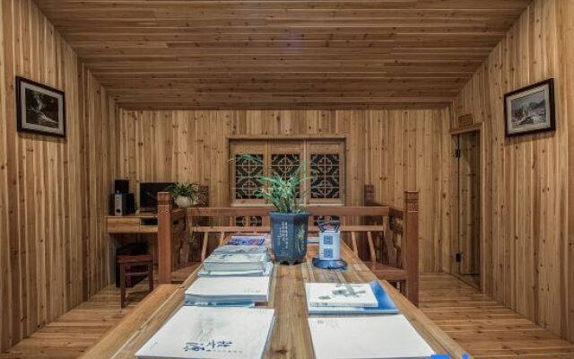 Wuyuan Yebing Photography Store