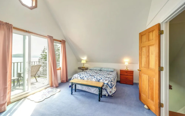 Shorefront House w/ Views, 14 Mi to Acadia NP