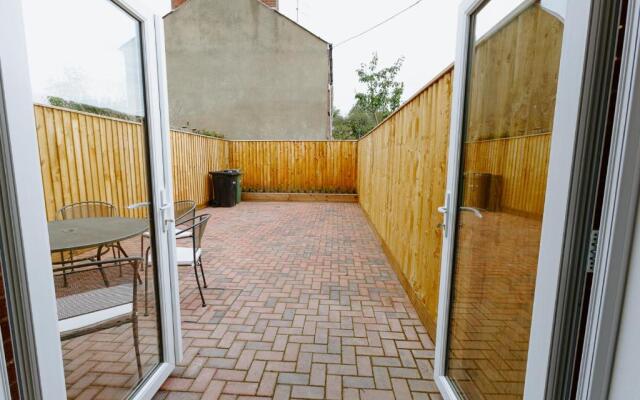 Chute House 4 bed house private garden city center