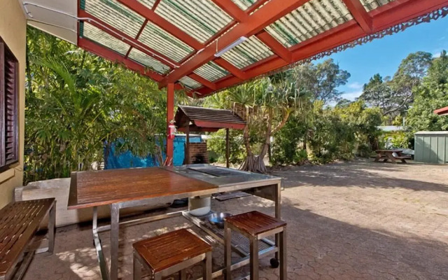 Moreton Island Accommodation Bali House