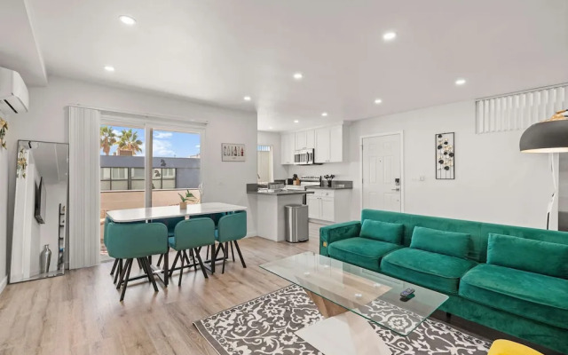 Modern Family Getaway With Spacious Living Areas