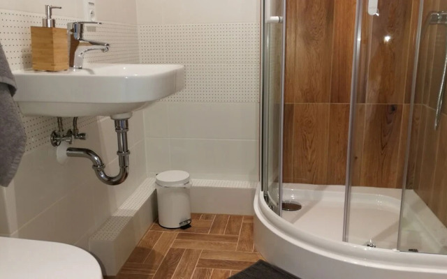 Labo Apartment Metro Plocka