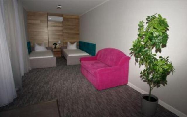 Hotelik pod Dębami