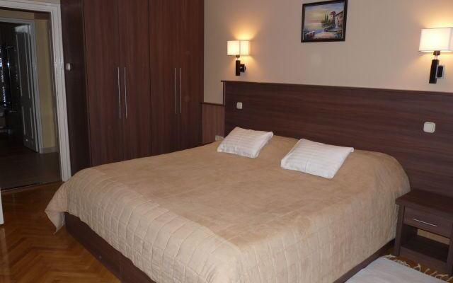 Szilfa Étterem Mariann Apartman