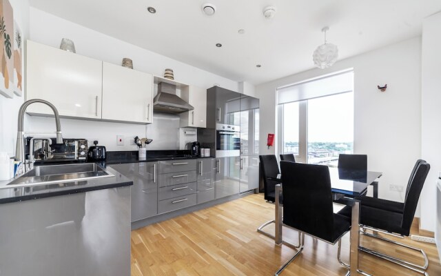 Modern 1bed with Panoramic View London