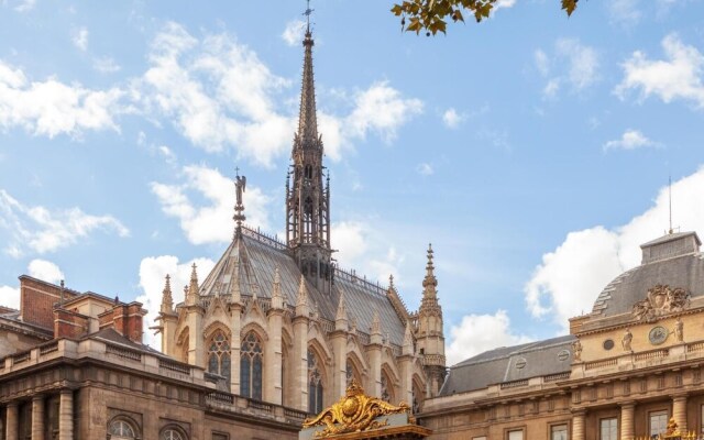 4 people In the heart of Saint Germain des Près by Weekome