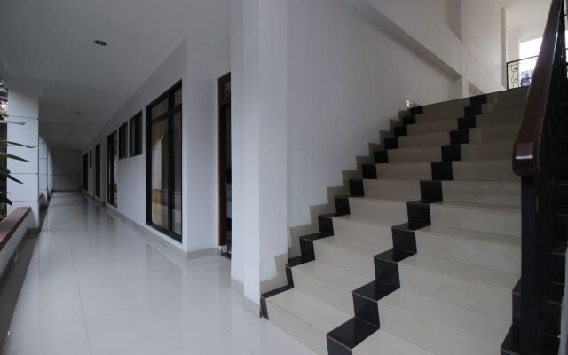 RedDoorz Premium @ Gandaria Jagakarsa