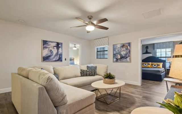 Disney themed, pool, close to parks!