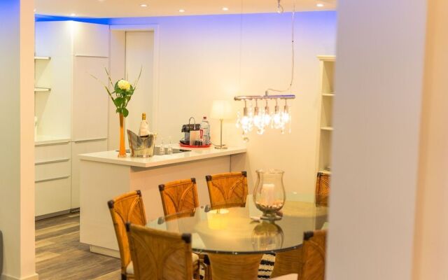 Luxury Apartment & Penthouse Villa